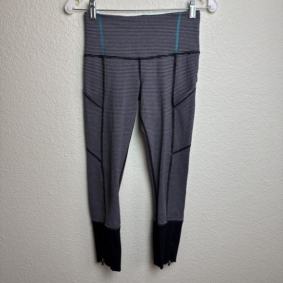 lululemon athletica Pants - Lululemon Runner Crop Women's Leggings Black Gray Stripe Size 4‎ Zipper Ankles